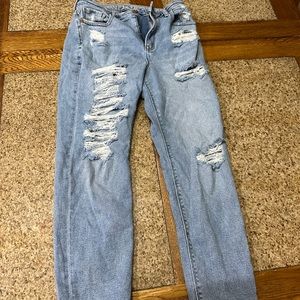 American eagle jeans size 4.  In good condition.